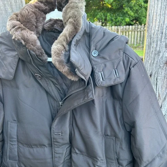 Aquascutum London Black Puffer Jacket with Insulated Design - Picture 5 of 11